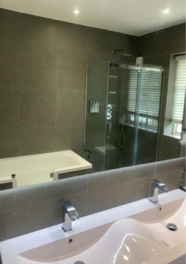 Wandsworth, South London Deluxe King Room 1 エクステリア 写真