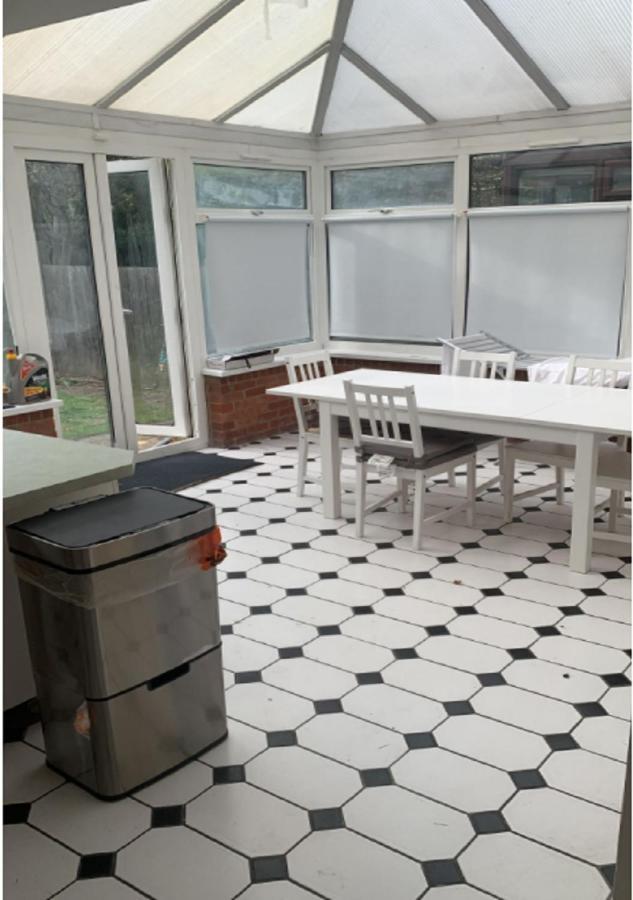 Wandsworth, South London Deluxe King Room 1 エクステリア 写真
